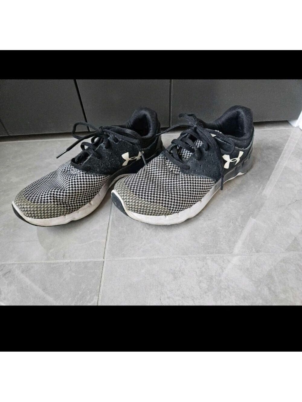 Under Armour Black & White Running Shoes Womens 7